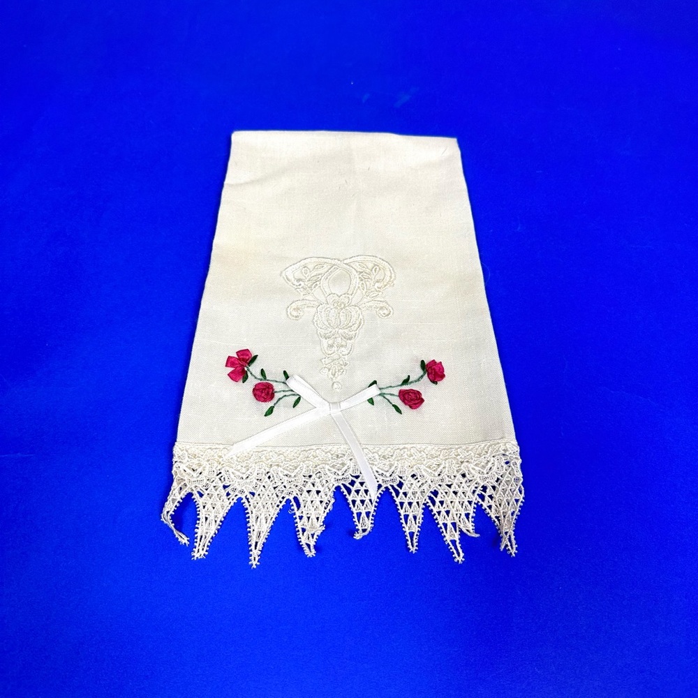 Beautiful Vintage Tea Towel